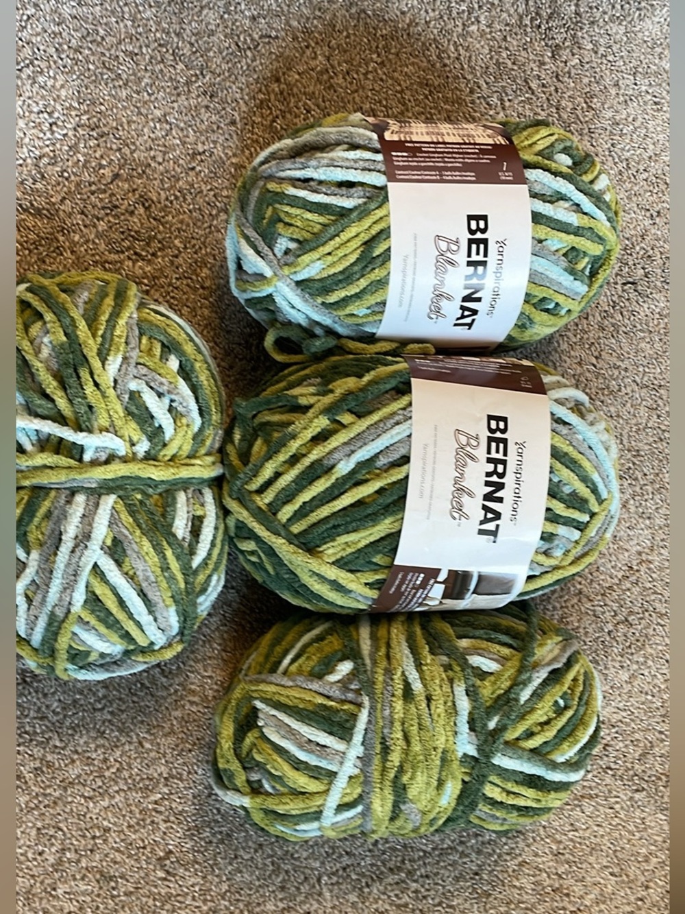 Jumbo Bernat blanket Yarnspirations yarn bundle 🦖